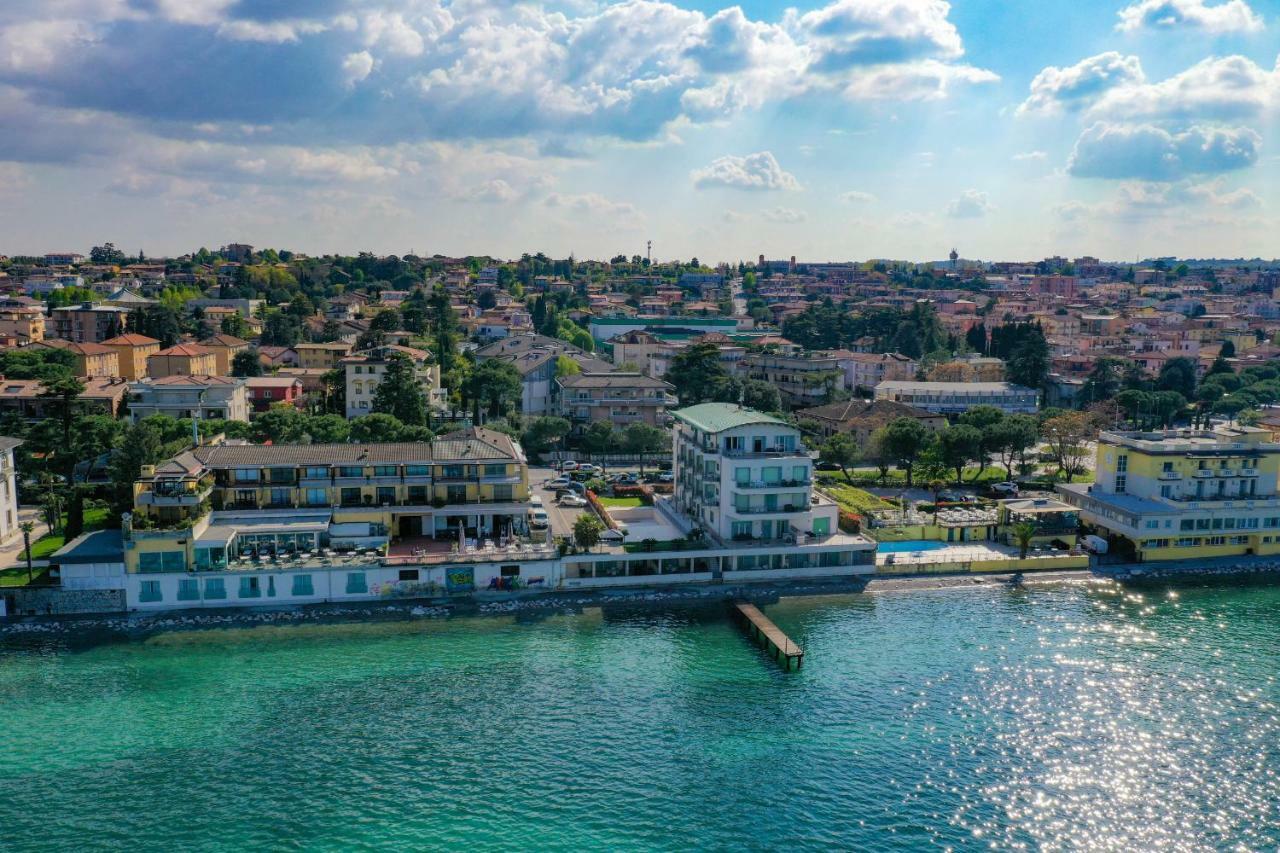 Desenzanoloft Official Partner Marriott Homes & Villas - The Sunflower Front Lake Desenzano del Garda Eksteriør bilde